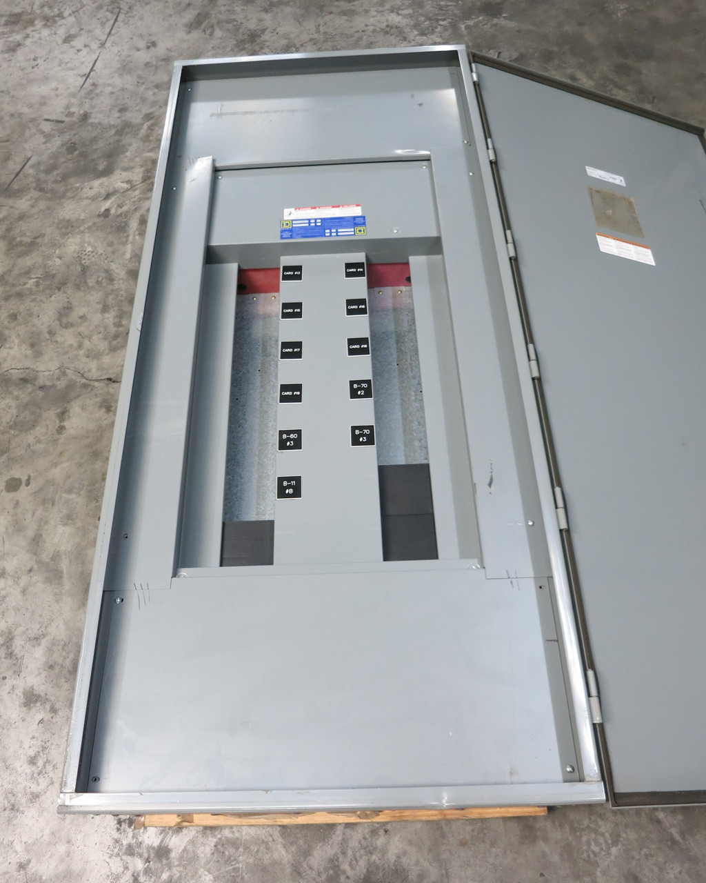 三菱CK800FL4P オーバーコートタイプLサイズ60画面分 2箱セット Square D 800A I-Line Panelboard 3PH 4W Main Lugs Panel 800 Amp MLO